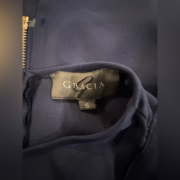 EUC Gracia Drapery Sleeveless Out Shell Navy Blue Poncho Top Size Small - Picture 10 of 12